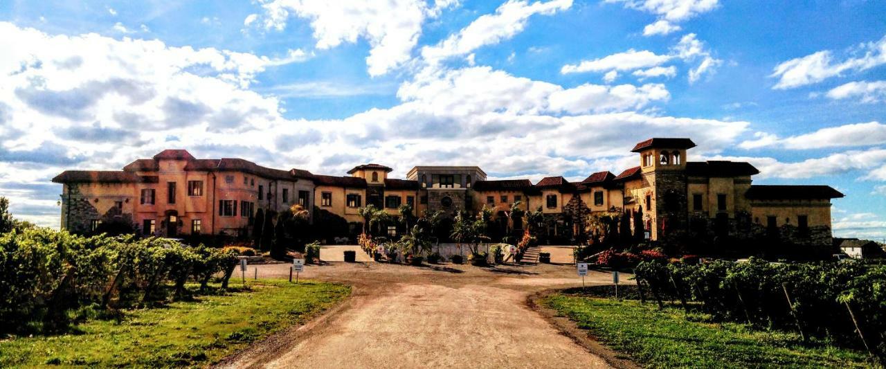 The White House Boutique B&B Niagara-on-the-Lake Bagian luar foto